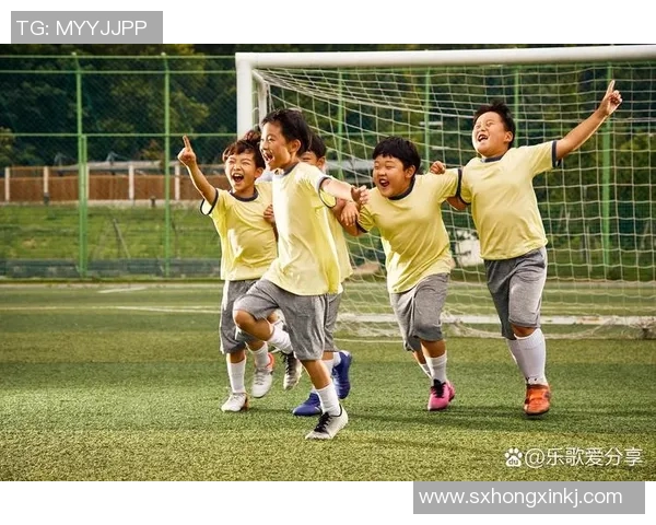 足球明星的善良之心与梦想追逐的温暖故事